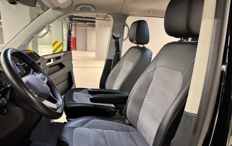 Volkswagen Multivan T6 рестайлинг, 2021 год, 7 450 000 рублей, 16 фотография