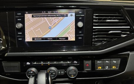 Volkswagen Multivan T6 рестайлинг, 2021 год, 7 450 000 рублей, 17 фотография