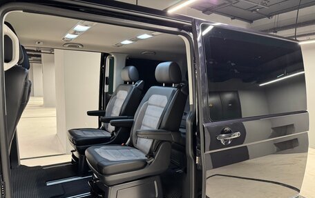 Volkswagen Multivan T6 рестайлинг, 2021 год, 7 450 000 рублей, 20 фотография