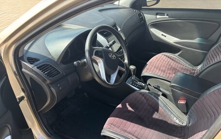 Hyundai Solaris II рестайлинг, 2013 год, 929 000 рублей, 28 фотография