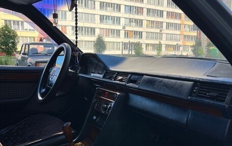 Mercedes-Benz E-Класс, 1992 год, 250 000 рублей, 2 фотография
