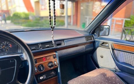 Mercedes-Benz E-Класс, 1992 год, 250 000 рублей, 8 фотография
