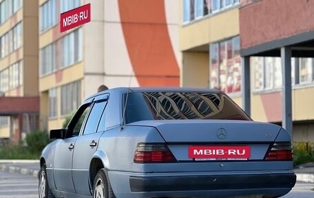 Mercedes-Benz E-Класс, 1992 год, 250 000 рублей, 4 фотография