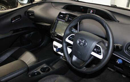 Toyota Prius IV XW50, 2016 год, 1 510 000 рублей, 7 фотография