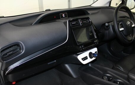 Toyota Prius IV XW50, 2016 год, 1 510 000 рублей, 10 фотография
