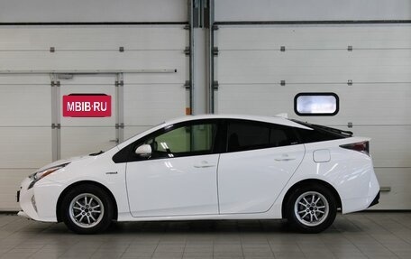 Toyota Prius IV XW50, 2016 год, 1 510 000 рублей, 6 фотография