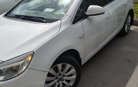 Opel Astra J, 2011 год, 630 000 рублей, 5 фотография