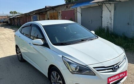 Hyundai Solaris II рестайлинг, 2015 год, 1 100 000 рублей, 2 фотография