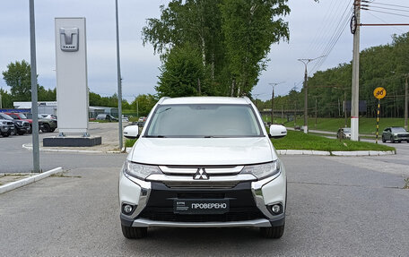 Mitsubishi Outlander III рестайлинг 3, 2017 год, 1 857 000 рублей, 2 фотография
