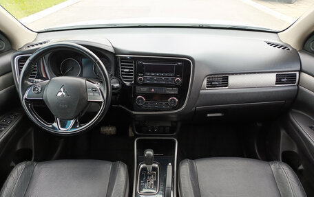 Mitsubishi Outlander III рестайлинг 3, 2017 год, 1 857 000 рублей, 17 фотография