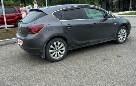 Opel Astra J, 2011 год, 450 000 рублей, 6 фотография