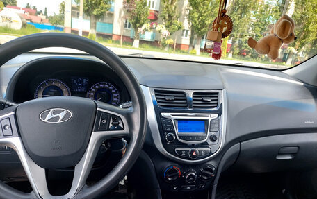 Hyundai Solaris II рестайлинг, 2014 год, 500 000 рублей, 6 фотография