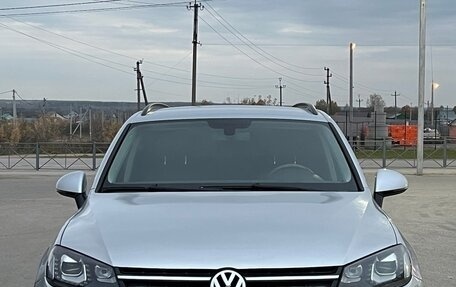 Volkswagen Touareg III, 2011 год, 2 050 000 рублей, 2 фотография