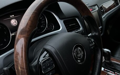 Volkswagen Touareg III, 2011 год, 2 050 000 рублей, 11 фотография