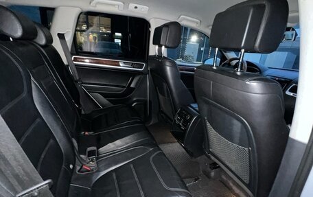 Volkswagen Touareg III, 2011 год, 2 050 000 рублей, 18 фотография