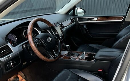 Volkswagen Touareg III, 2011 год, 2 050 000 рублей, 12 фотография