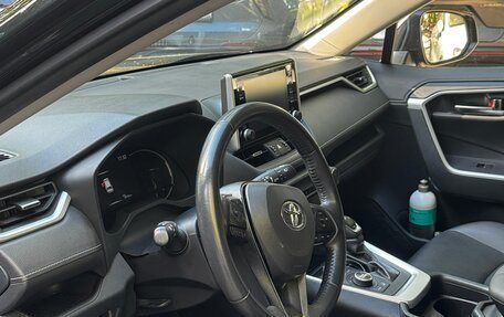 Toyota RAV4, 2020 год, 3 700 000 рублей, 5 фотография