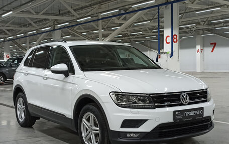 Volkswagen Tiguan II, 2019 год, 2 589 950 рублей, 3 фотография