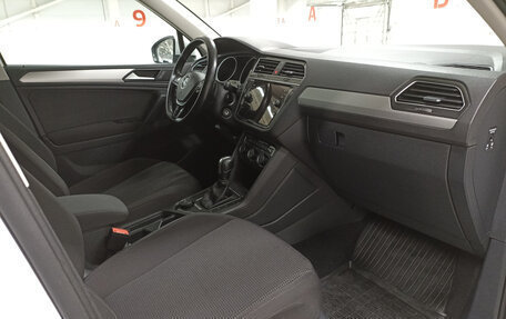 Volkswagen Tiguan II, 2019 год, 2 589 950 рублей, 13 фотография
