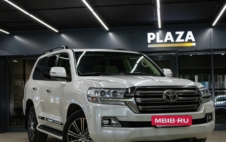 Toyota Land Cruiser 200, 2015 год, 4 199 000 рублей, 2 фотография