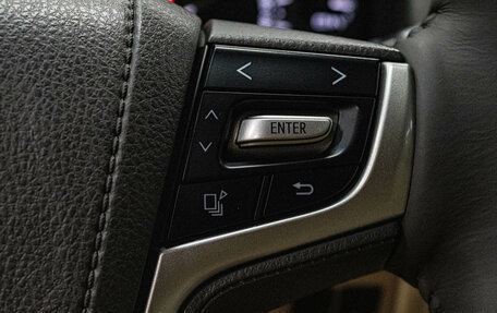 Toyota Land Cruiser 200, 2015 год, 4 199 000 рублей, 7 фотография