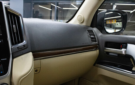 Toyota Land Cruiser 200, 2015 год, 4 199 000 рублей, 9 фотография