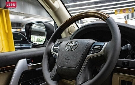 Toyota Land Cruiser 200, 2015 год, 4 199 000 рублей, 5 фотография