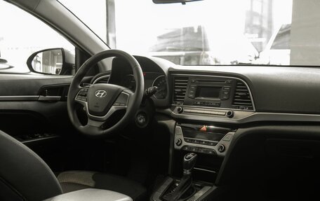 Hyundai Elantra VI рестайлинг, 2016 год, 1 155 000 рублей, 13 фотография
