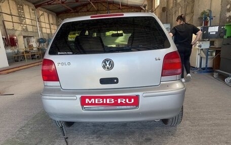 Volkswagen Polo IV рестайлинг, 2001 год, 376 000 рублей, 4 фотография