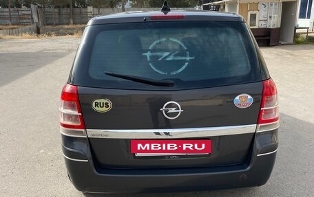Opel Zafira B, 2014 год, 900 000 рублей, 18 фотография