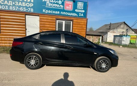 Hyundai Solaris II рестайлинг, 2011 год, 530 000 рублей, 2 фотография