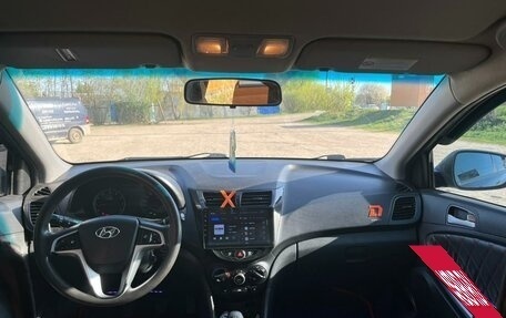 Hyundai Solaris II рестайлинг, 2011 год, 530 000 рублей, 4 фотография