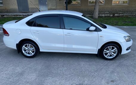 Volkswagen Polo VI (EU Market), 2011 год, 850 000 рублей, 12 фотография
