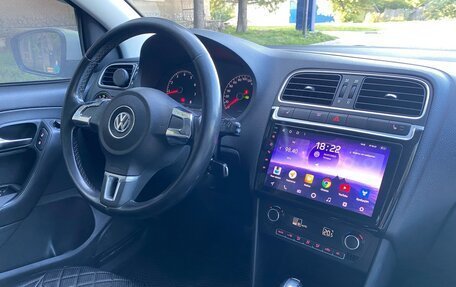 Volkswagen Polo VI (EU Market), 2011 год, 850 000 рублей, 15 фотография