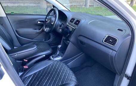 Volkswagen Polo VI (EU Market), 2011 год, 850 000 рублей, 16 фотография