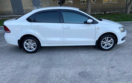 Volkswagen Polo VI (EU Market), 2011 год, 850 000 рублей, 11 фотография