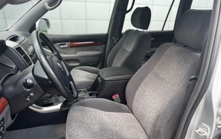 Toyota Land Cruiser Prado 120 рестайлинг, 2006 год, 2 100 000 рублей, 12 фотография
