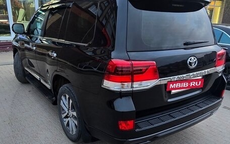 Toyota Land Cruiser 200, 2016 год, 7 200 000 рублей, 7 фотография