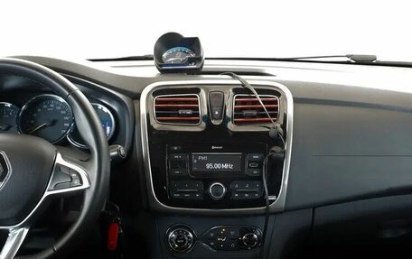Renault Sandero II рестайлинг, 2018 год, 915 000 рублей, 5 фотография