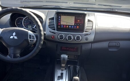 Mitsubishi L200 IV рестайлинг, 2014 год, 1 900 000 рублей, 7 фотография