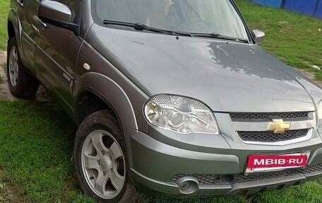 Chevrolet Niva I рестайлинг, 2012 год, 655 000 рублей, 3 фотография