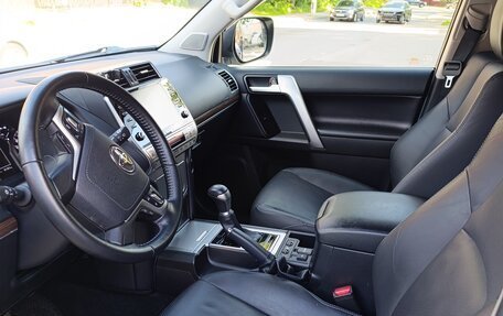 Toyota Land Cruiser Prado 150 рестайлинг 2, 2022 год, 5 250 000 рублей, 5 фотография
