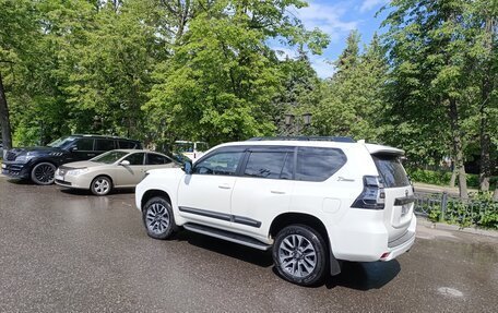Toyota Land Cruiser Prado 150 рестайлинг 2, 2022 год, 5 250 000 рублей, 4 фотография