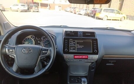 Toyota Land Cruiser Prado 150 рестайлинг 2, 2022 год, 5 250 000 рублей, 6 фотография