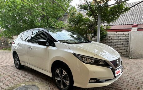 Nissan Leaf II, 2021 год, 3 200 000 рублей, 3 фотография