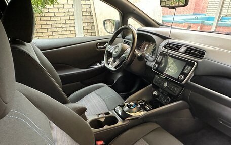 Nissan Leaf II, 2021 год, 3 200 000 рублей, 9 фотография