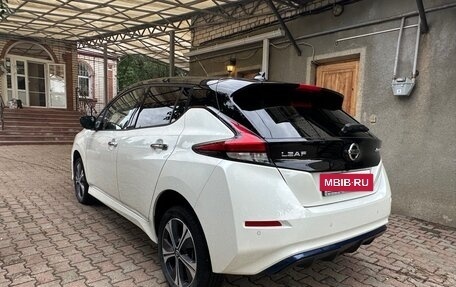 Nissan Leaf II, 2021 год, 3 200 000 рублей, 6 фотография