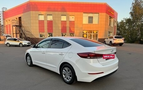 Hyundai Elantra VI рестайлинг, 2016 год, 1 680 000 рублей, 7 фотография