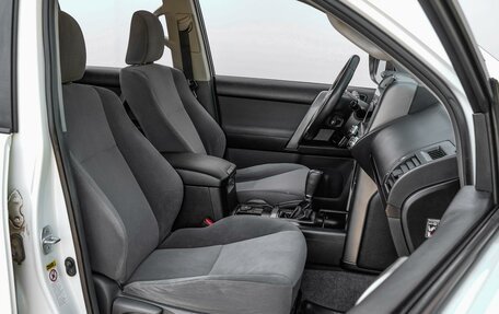 Toyota Land Cruiser Prado 150 рестайлинг 2, 2012 год, 2 500 000 рублей, 8 фотография