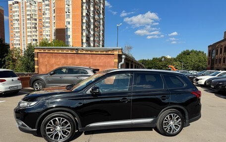 Mitsubishi Outlander III рестайлинг 3, 2018 год, 1 850 000 рублей, 3 фотография